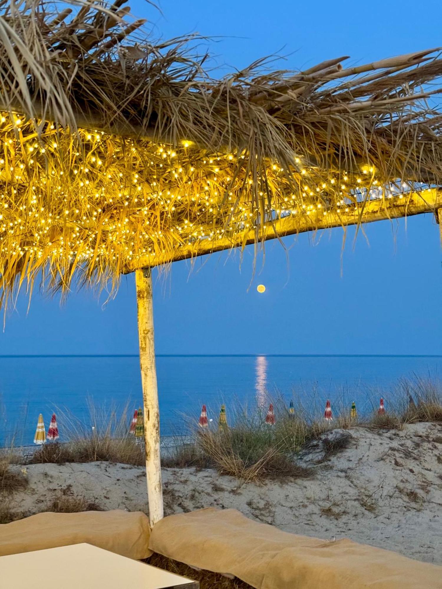 Villaggio Camping Poseidon - Bungalows & Rooms With Sea View In Nature Santa Caterina Dello Ionio Marina Exteriér fotografie